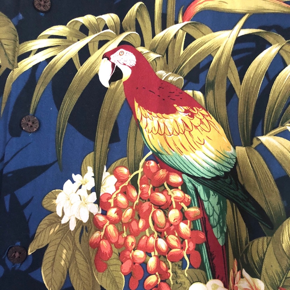 ⛱Tommy Bahama Men’s Hawaiian Shirt  - Picture 2 of 3